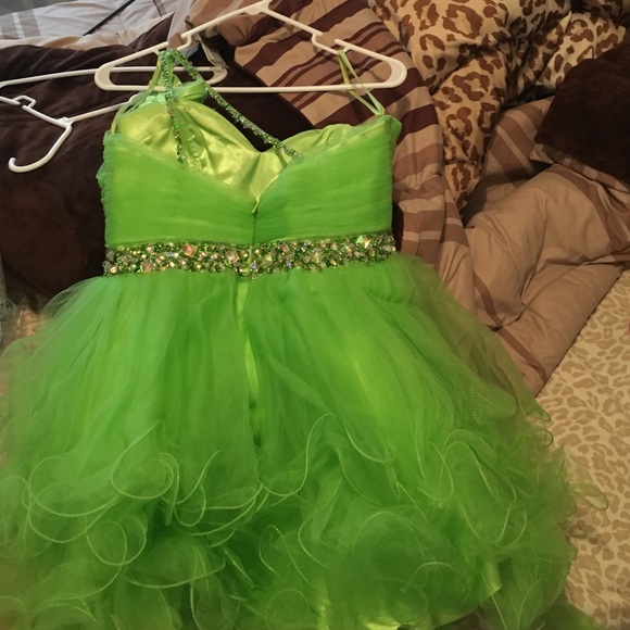 Prom dress!! - Picture 2 of 4