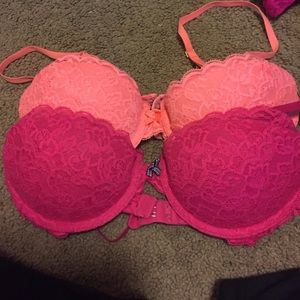 Gilly Hicks 32c bra set