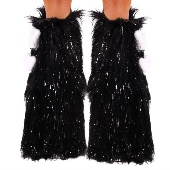 ❗️SOLD❗️Sparkle Black rave fluffies leg warmer