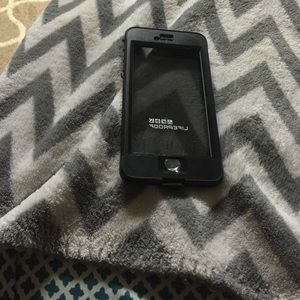 Black iPhone 6 Plus life proof case