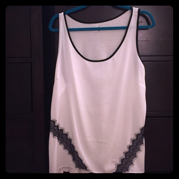 Laced Accent Black & White Short Sleeve Blouse