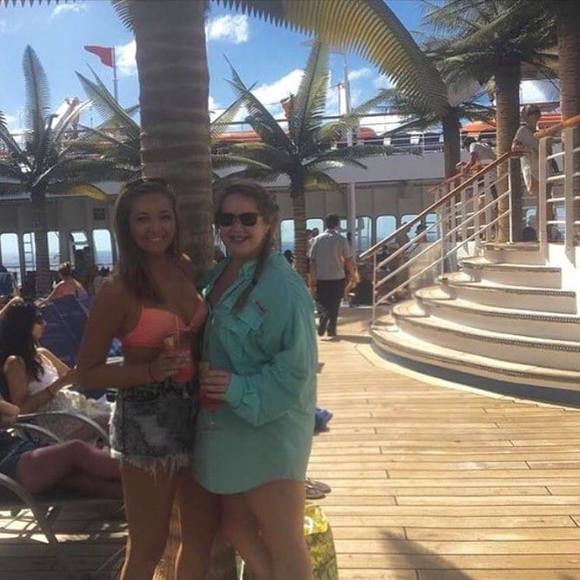 Meet your Posher, Kassi - Picture 1 of 1