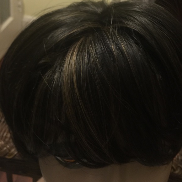 Beautiful Wig - Picture 3 of 3