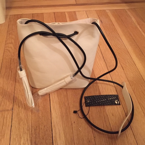 Street Level crossbody bag- NWT!