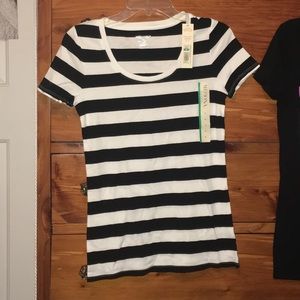 NWT 🎉 black and white striped shirt