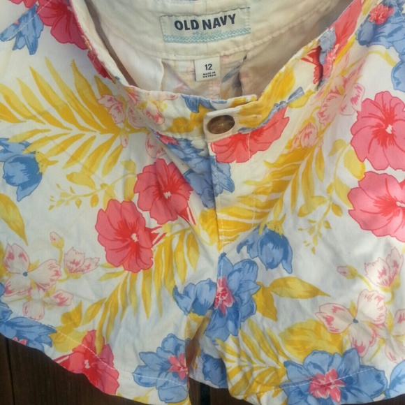 Floral Multicolor Shorts - Picture 2 of 4