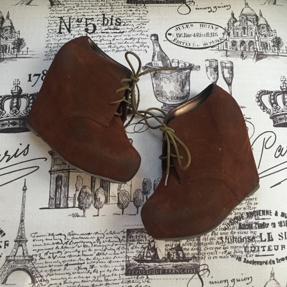 Zara Shoes - Chestnut Suede Booties