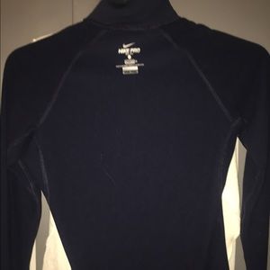 NIKE THERMAL LONGSLEEVE