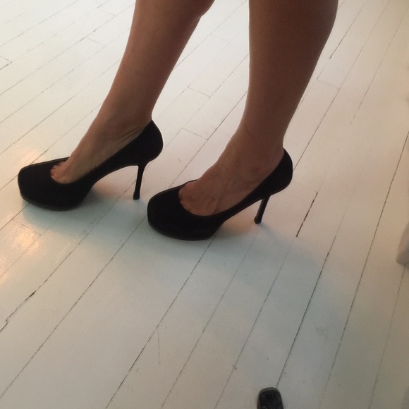 ⚡️Flash sale⚡️Authentic YSL Tributes suede brown. - Picture 2 of 4