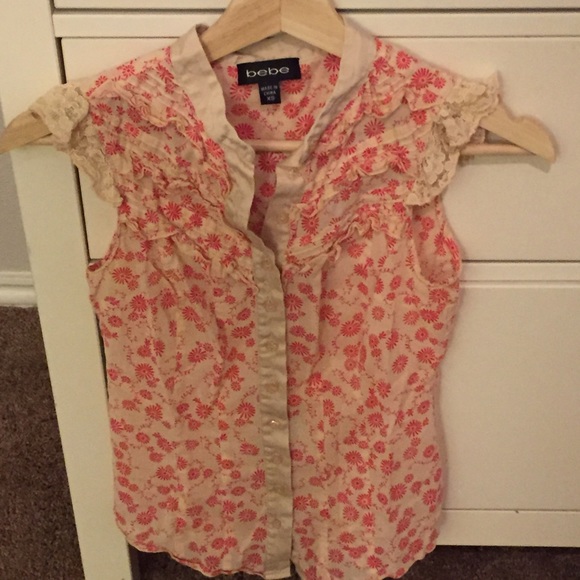 Bebe floral sleeveless top