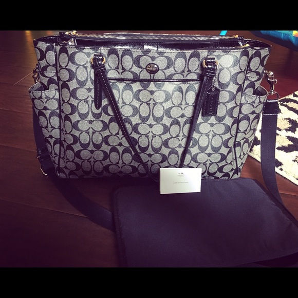 ❗️SOLD❗️Coach Peyton diaper bag (Authentic💯)