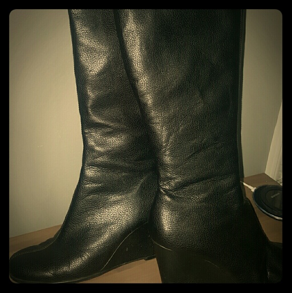 Boots with silver chain on top