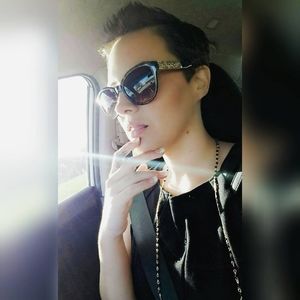 Meet your Posher, Whitney