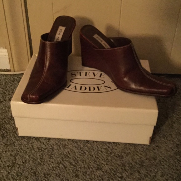 Steven Madden Brown Mules!