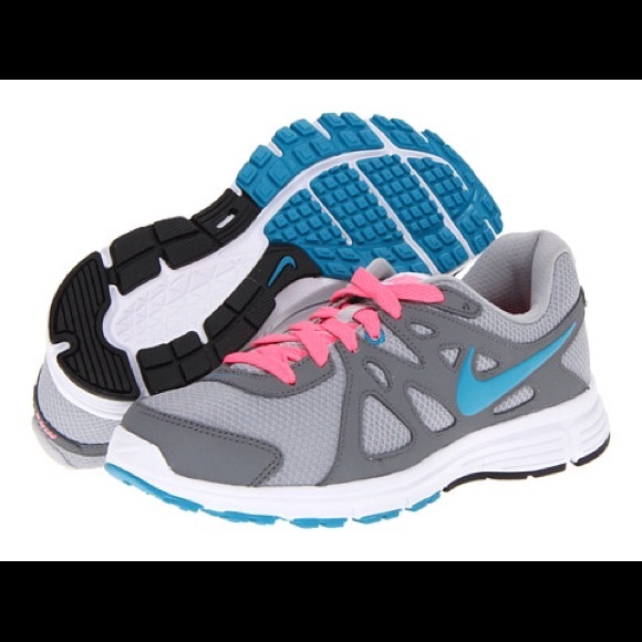 Nike Revolution 2