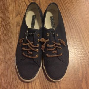 Basically new sperry sneakers.