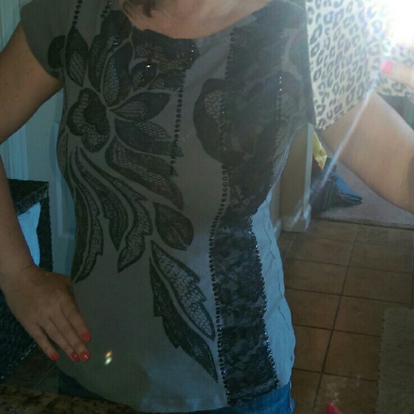 Cute fitted tee - Picture 2 of 4