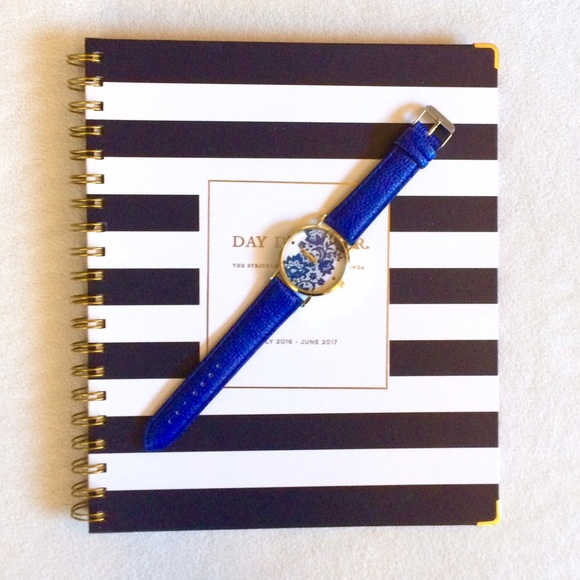 🌻ONELEFT🌻Blue Lace Watch - Picture 4 of 4