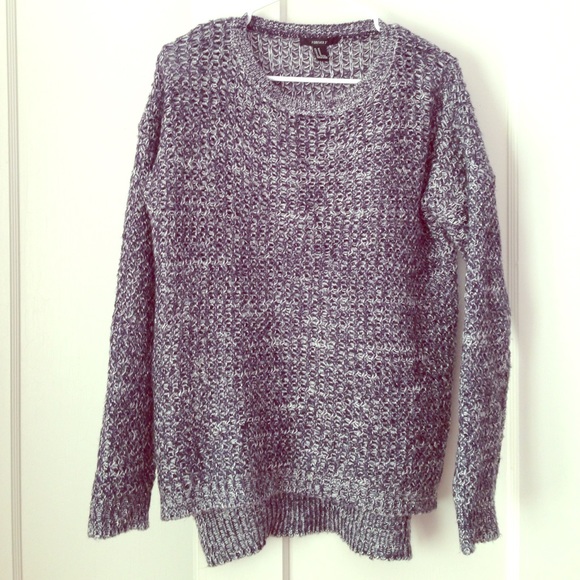 Chunky knit pullover sweater dark gray and white