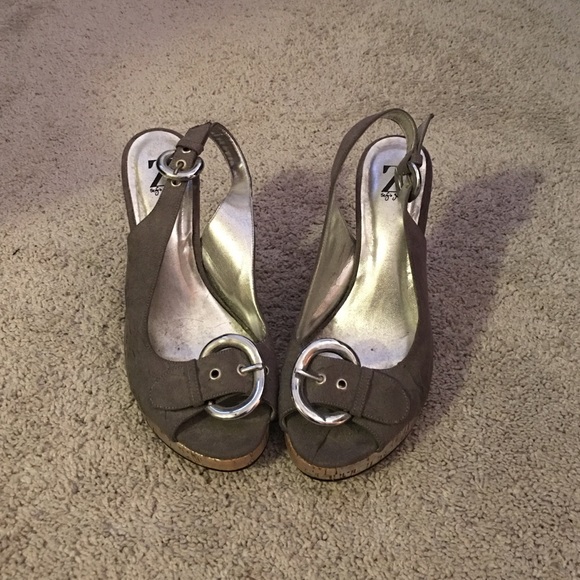Sergio Zelcer Gray Suede Sling Back Shoes