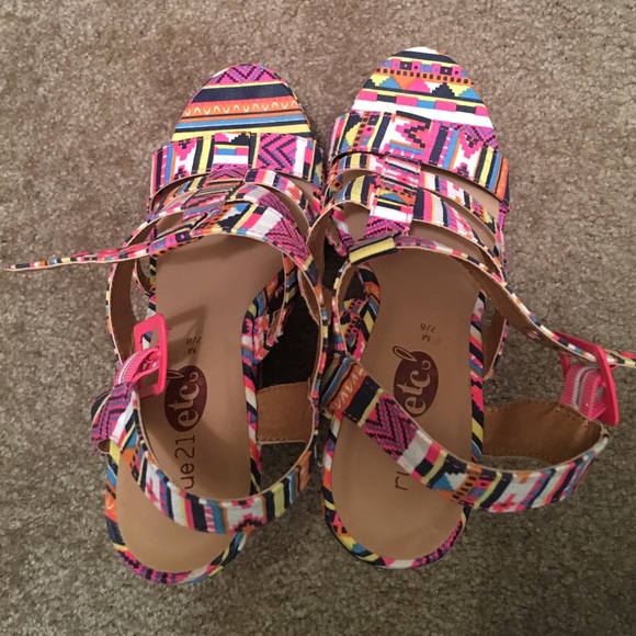 High heel Aztec shoes - Picture 2 of 2
