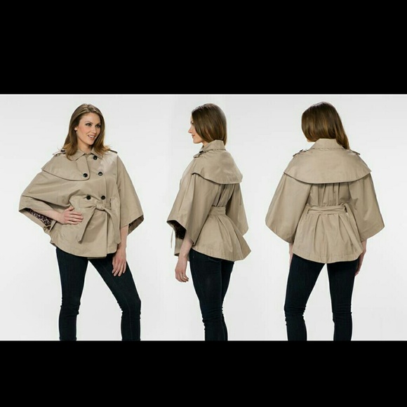 🔴 Betsey Johnson Spring Cape