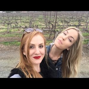 Meet your Posher, Hillary