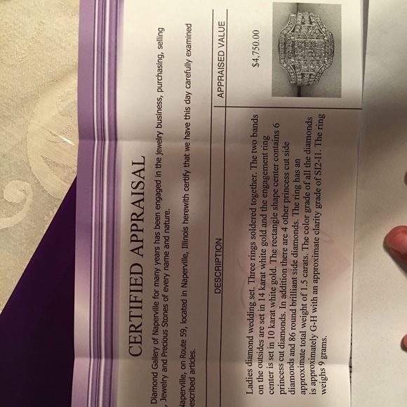 SOLD!! BEAUTIFUL diamond wedding set - Picture 4 of 4