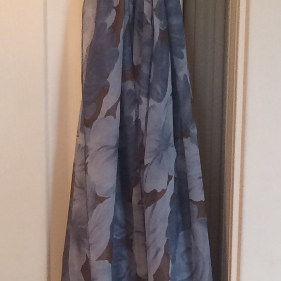 Scarf w dark / light blue flowers brown background - Picture 4 of 4