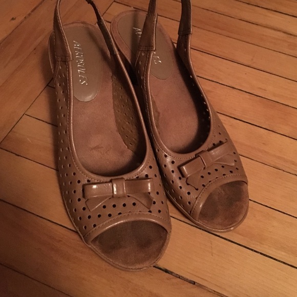 Cute Bow Brown Heels