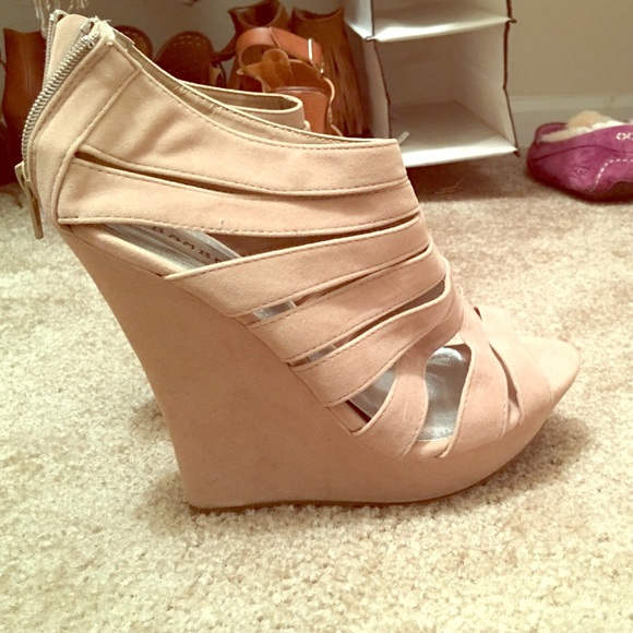 High heels - Picture 1 of 2