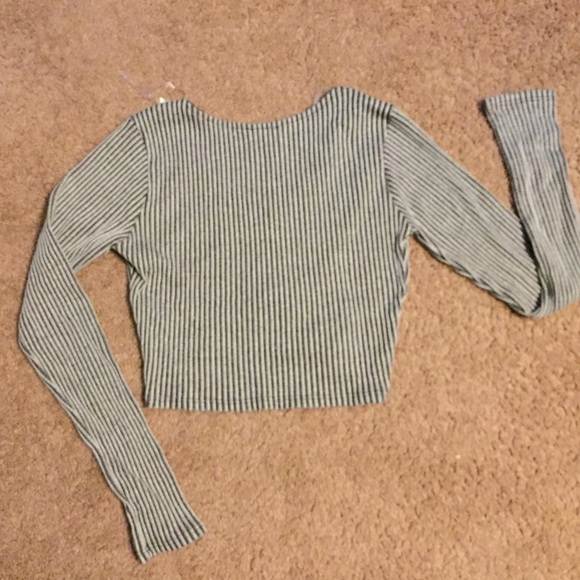 Cropped top - Picture 2 of 2