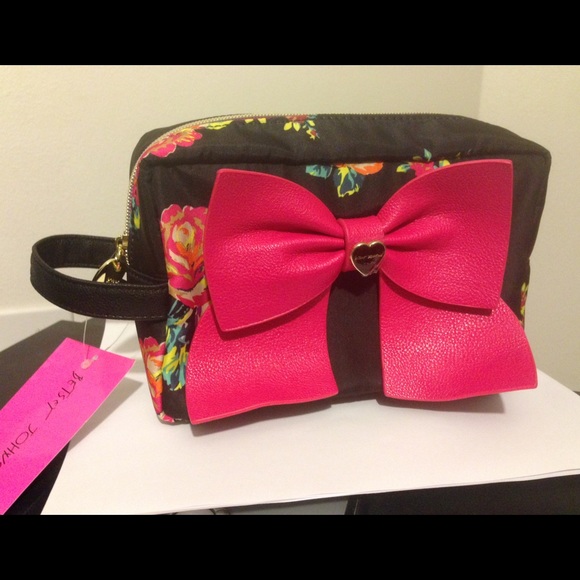 Betsey Johnson Handbags - 🎉 HOST PICK 9-26-16 🎉 Brand New Betsey Johnson