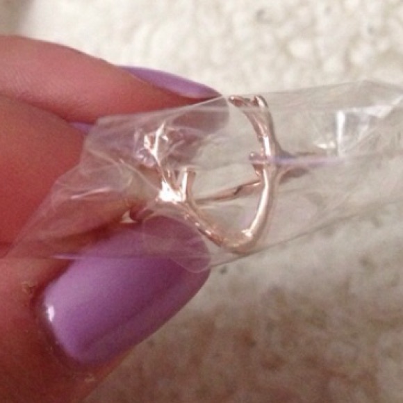 •NEW• rose gold antler ring - Picture 2 of 3