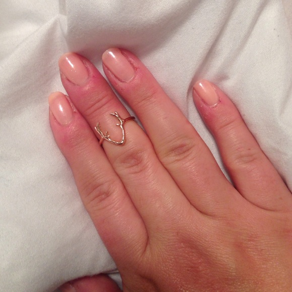 •NEW• rose gold antler ring - Picture 3 of 3