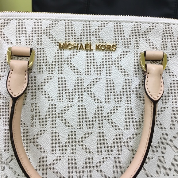 NWT MICHAEL KORS LARGE DOME VANILLA SATCHEL - Picture 4 of 7