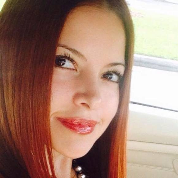 Meet your Posher, Elaine