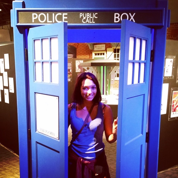 Meet your Posher, Alyssa - Picture 4 of 4