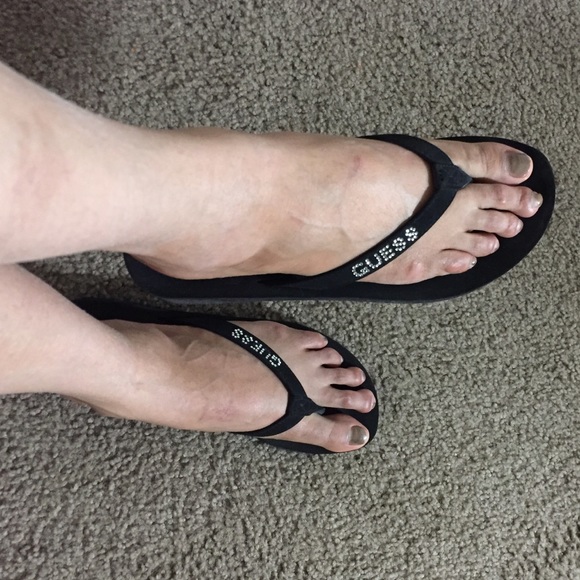 Guess wedges