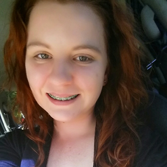 Meet your Posher, Allison - Picture 1 of 1