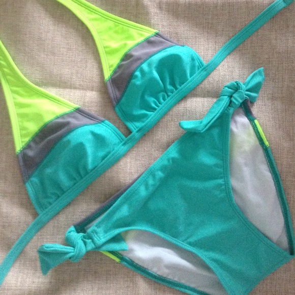 NWOT colorblock swim set