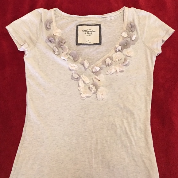 Abercrombie & Fitch T- shirt