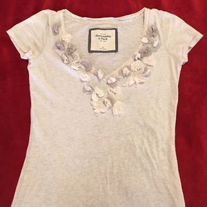 Abercrombie & Fitch T- shirt