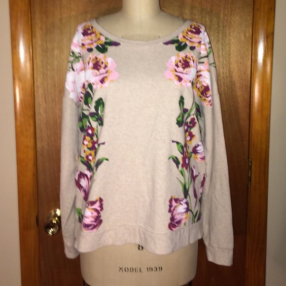 Isaac Mizrahi Live! Tops - 💥Flash Sale💥 Isaac Mizrahi Live! Sweatshirt Sz M