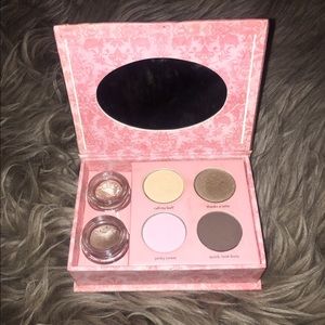 Benefit cosmetics world famous neutrals eyeshadows