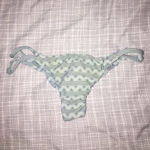 🌸POSH PUA THONG BOTTOMS🌸