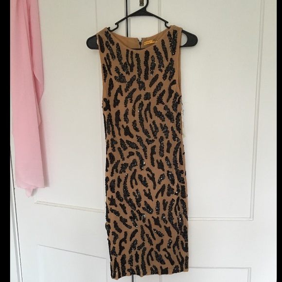Alice + Olivia beautiful dress.