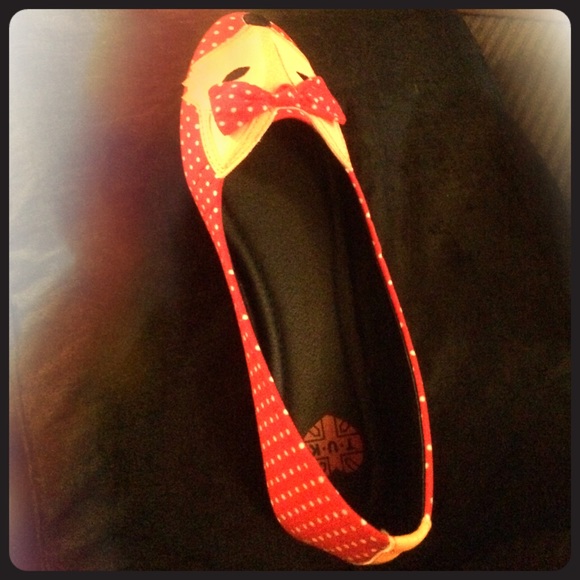 T.U.K. Red polka dot fox flats