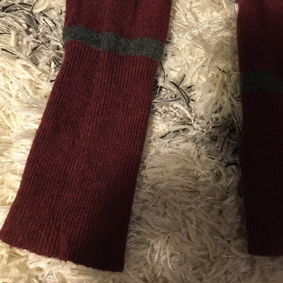 Mossimo sweater - Picture 2 of 3