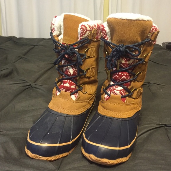 Patterned Bean Boots